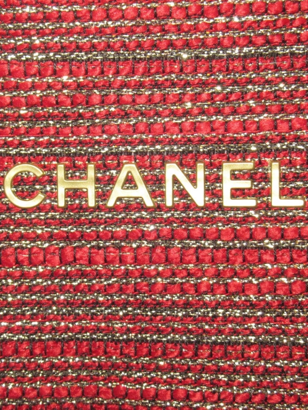 NEW CHANEL Red Tweed Makeup Bag Pouch 2022 Edition. Gold front & zip logo. NIB - Picture 6 of 7